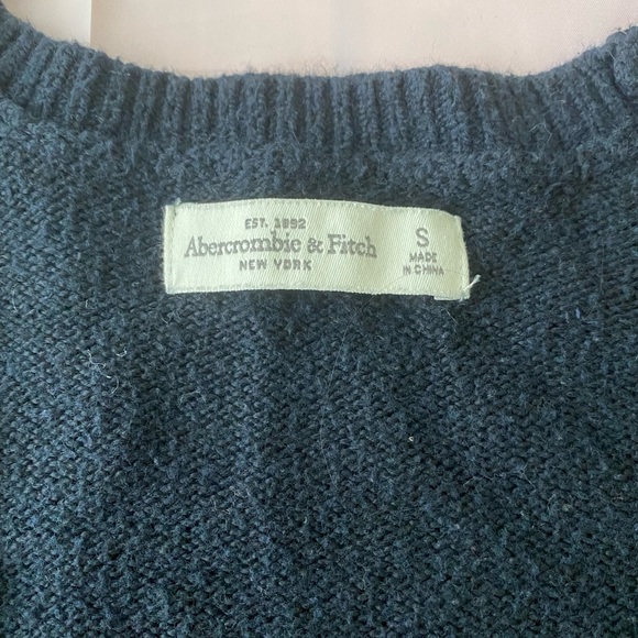 Abercrombie & Fitch Cardigan - Picture 3 of 3